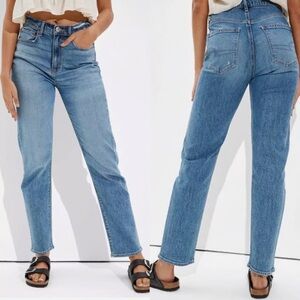 NWT American Eagle Outfitters 90s medium vintage wash boyfriend jeans
